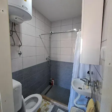 Ana Apartment *