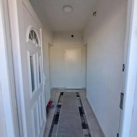 Ana Apartment